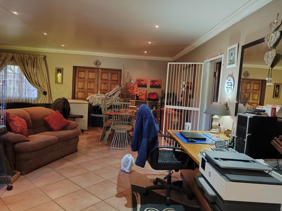 5 Bedroom Property for Sale in Songloed North West